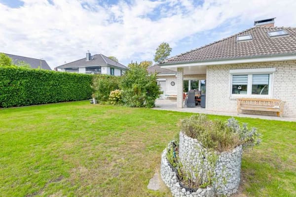 Immobilie in Stapelfeld - 22145 Stapelfeld - Solides Einfamilienhaus mit Sauna, Keller und Garage - Bild 1