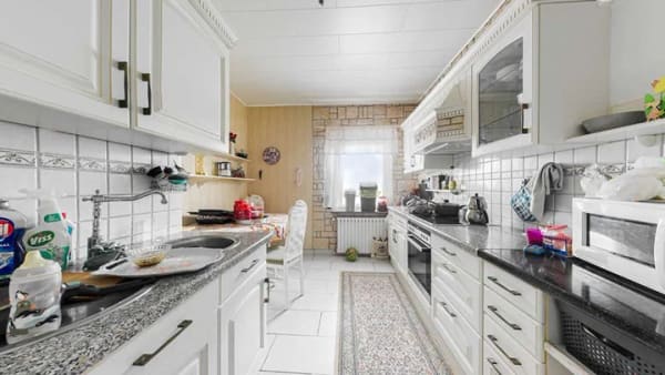 Immobilie in Löhne - Viel Platz und vielseitige Möglichkeiten – Wohnhaus mit zwei Wohneinheiten, Garage und Garten in Löh - Bild 2