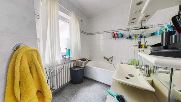 Immobilie in Löhne - Viel Platz und vielseitige Möglichkeiten – Wohnhaus mit zwei Wohneinheiten, Garage und Garten in Löh - Bild 4