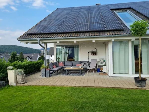 Immobilie in Herdorf - Lichtdurchflutetes Wohlfühlhaus mit tollem Garten in sehr guter Lage von Herdorf. - Bild 3