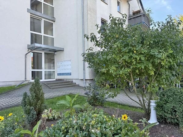 Immobilie in Wustermark - vermietete 2-Zimmer-Eigentumswohnung mit Süd-West-Balkon,  PKW-Stellplatz und Kellerraum - Bild 2