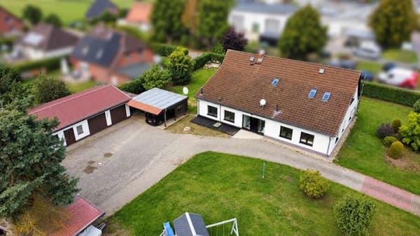 Immobilie in Leezen - Charmantes Wohnhaus mit großem Grundstück und Potenzial zum Doppelhaus in Leezen - Bild 2