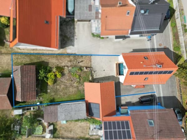 Immobilie in Mössingen - Viel Platz für die Familie: Freistehendes Wohnhaus mit 8 Zimmern, PV-Anlage, Garage und Garten - Bild 3
