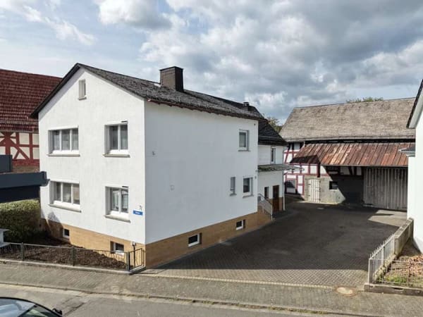 Immobilie in Gladenbach - Viel Platz und Potenzial in Gladenbach-Weidenhausen - Bild 0