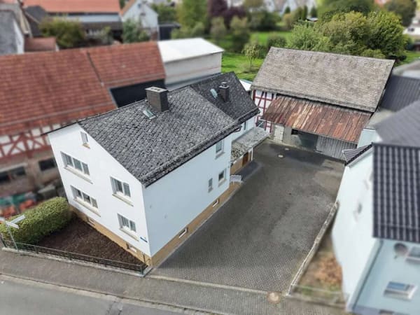 Immobilie in Gladenbach - Viel Platz und Potenzial in Gladenbach-Weidenhausen - Bild 1