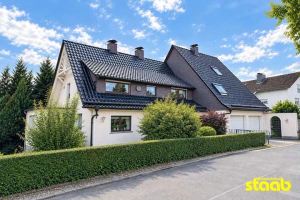 Immobilie in Haibach - FÜR VISIONÄRE! Sanierungsbedürftiges Familienhaus mit Wintergarten, ELW & Doppelgarage - Bild 0