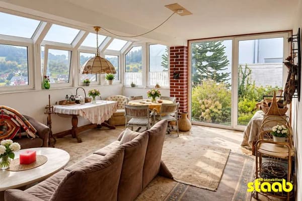 Immobilie in Haibach - FÜR VISIONÄRE! Sanierungsbedürftiges Familienhaus mit Wintergarten, ELW & Doppelgarage - Bild 1