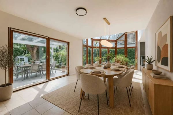 Immobilie in Fredersdorf-Vogelsdorf - KEIN EINFAMILIENHAUS VON DER STANGE: ARCHITEKTUR MIT CHARAKTER AUF 235m² WOHNFLÄCHE IN TOP-LAGE - Bild 0