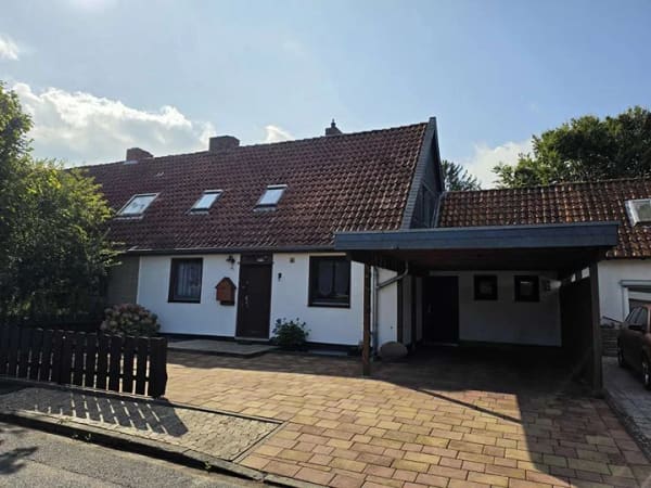 Immobilie in Ilsede - Frei zur Vermietung: Kl. DHH mit Carport und neuer Heizung auf 906m² Grundstück - Bild 1