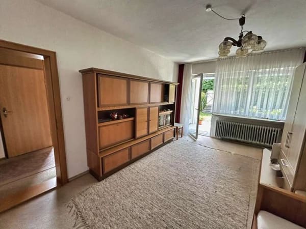 Immobilie in Günzburg - Viel Platz zum Leben: Familienhaus in Reisensburg mit Garten und Balkon - Bild 4