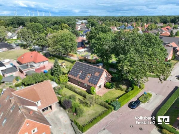 Immobilie in Lathen - Ein Haus, viele Pläne: Wohnen, vermieten oder beides – mit PV-Anlage u. Nahwärmeanschluss in Lathen! - Bild 1