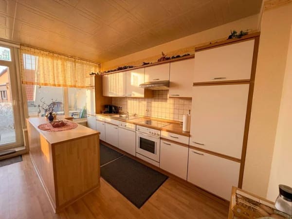 Immobilie in Mellrichstadt - Besondere Wohnung mit Loggia und Aussicht - Bild 2