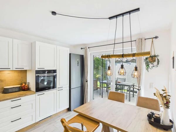 Immobilie in Kirchweidach - Wohlfühlen in Kirchweidach – Gepflegte 3-Zimmer-Wohnung mit Südterrasse im Erbbaurecht - Bild 2