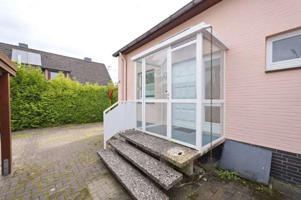 Immobilie in Ellerbek - Gepflegte Doppelhaushälfte mit Doppelcarport und attraktiven Grundstück vor den Toren Hamburgs - Bild 4