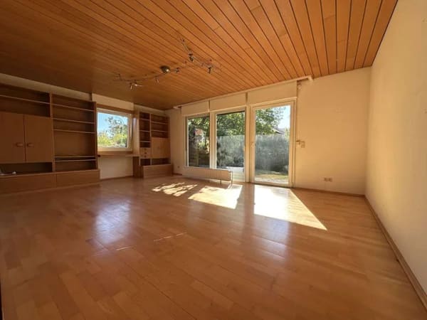 Immobilie in Tübingen - Renovierungsbedürftiges Einfamilienhaus auf Traumgrundstück in Tübingen-Bühl - Bild 2