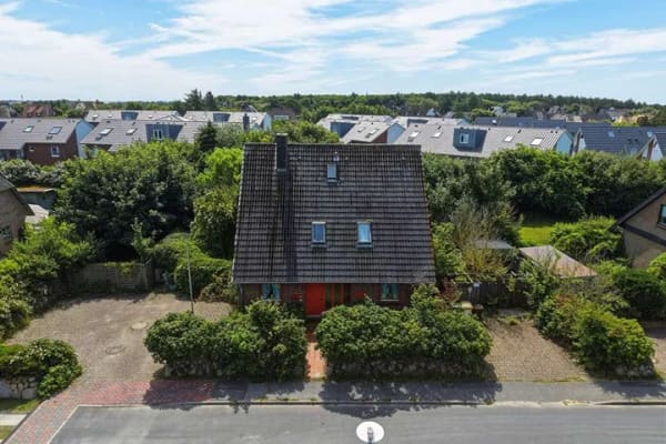 Immobilie in Wenningstedt-Braderup (Sylt) - Einfamilienhaus mit Neubaumöglichkeit in ruhiger Seitenstraße von Wenningstedt - Bild 3