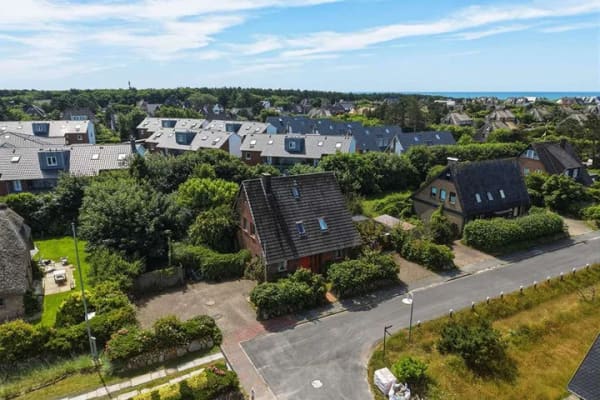 Immobilie in Wenningstedt-Braderup (Sylt) - Einfamilienhaus mit Neubaumöglichkeit in ruhiger Seitenstraße von Wenningstedt - Bild 4