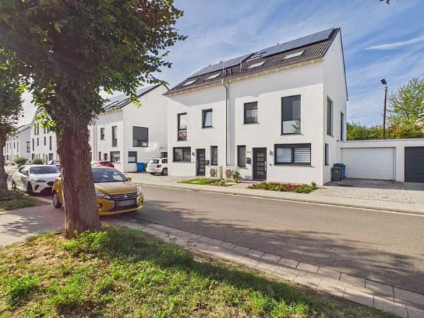 Immobilie in Wallertheim - Modern, energieeffizient und hochwertig – neuwertige Doppelhaushälfte in Wallertheim - Bild 1
