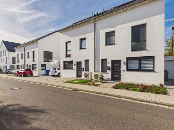Immobilie in Wallertheim - Modern, energieeffizient und hochwertig – neuwertige Doppelhaushälfte in Wallertheim - Bild 2
