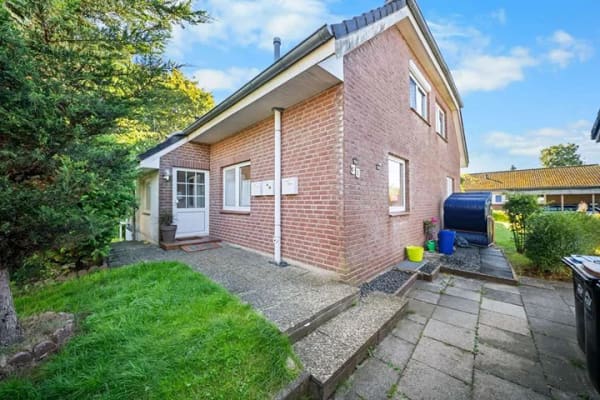Immobilie in Rickling - Wohnen wie im eigenen Haus: schöne Erdgeschosswohnung mit Garten, Terrasse & Garage in ruhiger Lage - Bild 2