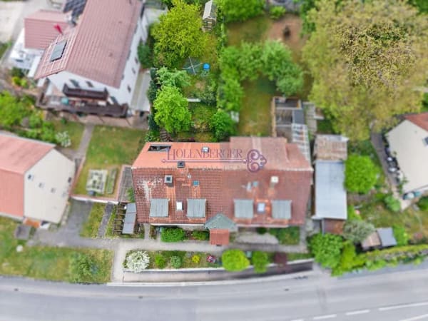 Immobilie in Lappersdorf - Wohnen & Investieren in Lappersdorf – Gepflegtes Dreifamilienhaus mit bald bezugsfreier Wohnung! - Bild 2