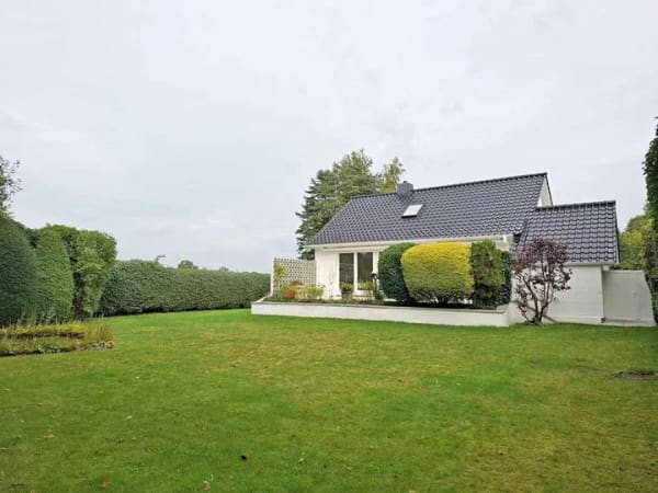 Immobilie in Kayhude - Gepflegter Bungalow in zweiter Reihe mit Ausbaureserve und Vollkeller auf idyllischem Grundstück - Bild 1