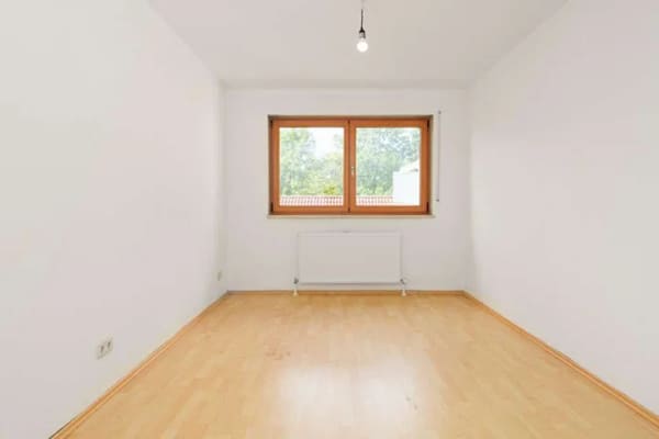 Immobilie in Neumarkt in der Oberpfalz - 3-Zimmer-Wohnung mit Balkon in Woffenbach - Potenzial zur individuellen Gestaltung - Bild 4