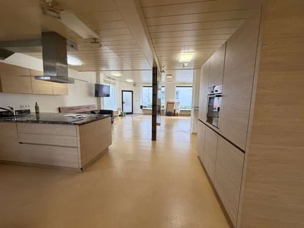 Immobilie in Kirchheim in Schwaben - Großzügiges Familienhaus mit 200 m² Wf. vielseitigem Potenzial und ländlich-eleganter Lebensqualität - Bild 1