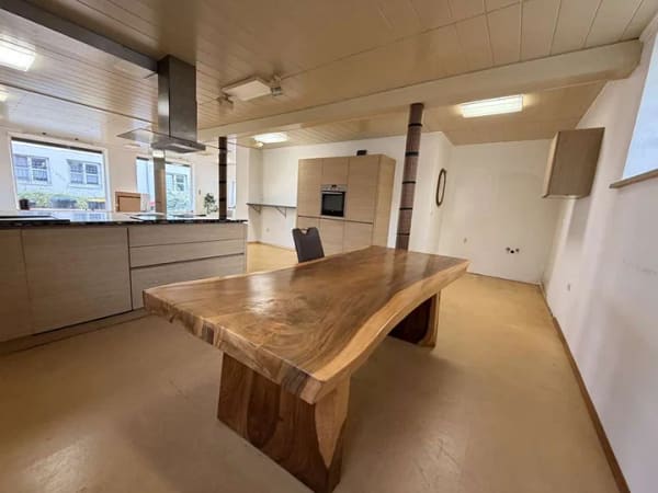 Immobilie in Kirchheim in Schwaben - Großzügiges Familienhaus mit 200 m² Wf. vielseitigem Potenzial und ländlich-eleganter Lebensqualität - Bild 2