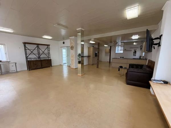 Immobilie in Kirchheim in Schwaben - Großzügiges Familienhaus mit 200 m² Wf. vielseitigem Potenzial und ländlich-eleganter Lebensqualität - Bild 4