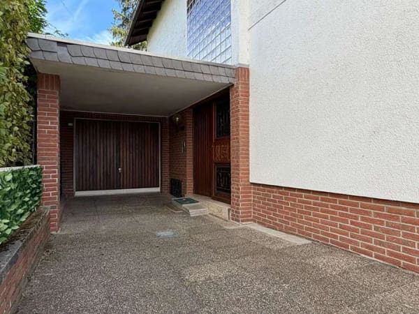 Immobilie in Schwetzingen - Zweifamilienhaus mit Ausbaupotenzial auf großzügigem Grundstück - Bild 4
