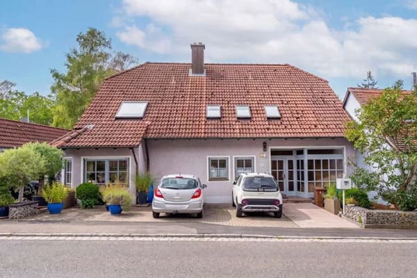 Immobilie in Diebach - Großzügige DG-Wohnung mit Loggia, EBK und Stellplatz in Schillingsfürst - Bild 0