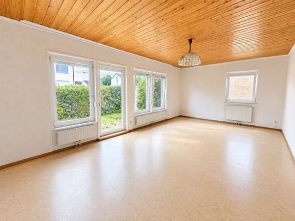 Immobilie in Unterensingen - Familienfreundliches Einfamilienhaus mit schönem Garten  - Bild 3