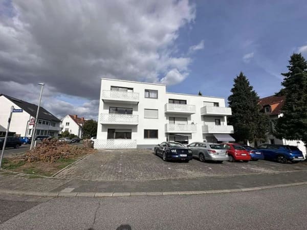 Immobilie in Flörsheim - Lichtdurchflutete, sanierte, bezugsfreie 1 Zimmer Wohnung in Top Lage mit Balkon und Stellplatz - Bild 1