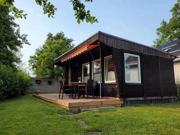 Immobilie in Bastorf - Einfach am Haff! Charmanter Holzbungalow auf 595 qm Eigenland nah - Bild 0