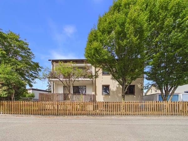 Immobilie in Landshut - Viel Platz für neue Ideen - Zweifamilienhaus mit großem Sanierungspotenzial - Bild 1