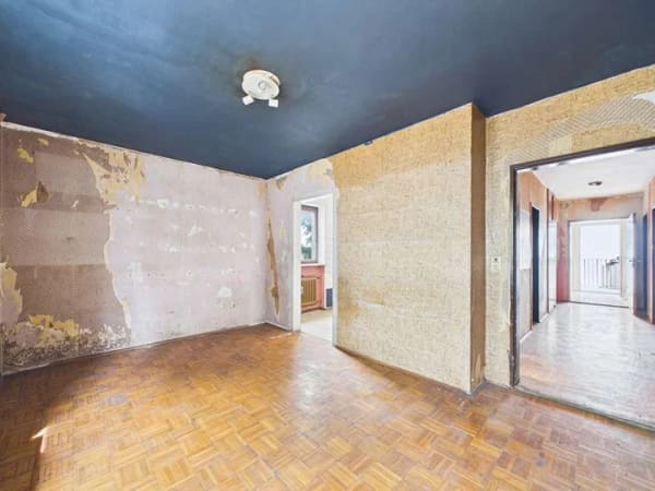 Immobilie in Landshut - Viel Platz für neue Ideen - Zweifamilienhaus mit großem Sanierungspotenzial - Bild 3