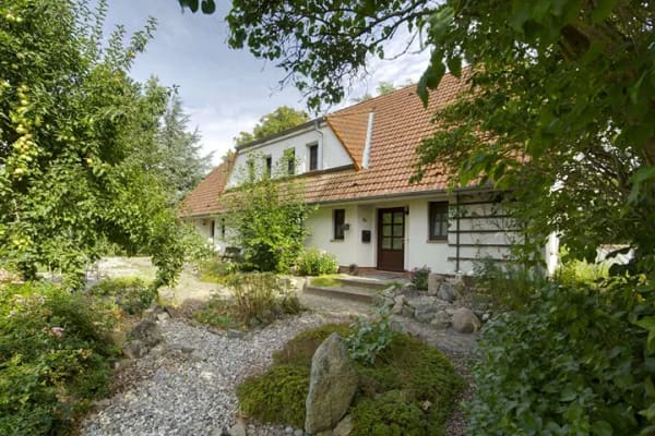 Immobilie in Brünzow - Mehrfamilienhaus mit parkähnlichem Grundstück in Ostseenähe - Bild 2