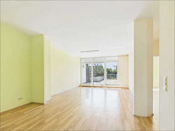 Immobilie in Mainaschaff - 3-Zimmerwohnung mit XXL-Sonnenterrasse in Mainaschaff zum Verwirklichen - Bild 0