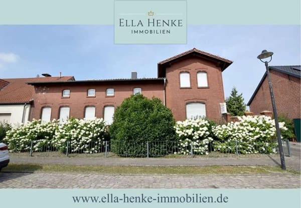 Immobilie in Gardelegen - Großes, gepflegtes Backsteinhaus mit 3 schönen Wohnungen + PV-Anlage auf über 2.000m² Grundstück - Bild 0