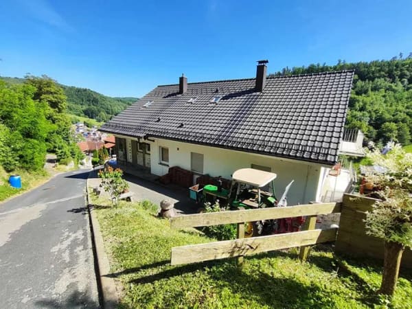 Immobilie in Wüstenrot - Wohnen & Verdienen: Großzügiges Wohnhaus mit unverbaubarer Aussicht & 2x Ferienwohnungen - Bild 0