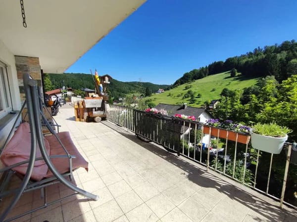 Immobilie in Wüstenrot - Wohnen & Verdienen: Großzügiges Wohnhaus mit unverbaubarer Aussicht & 2x Ferienwohnungen - Bild 2