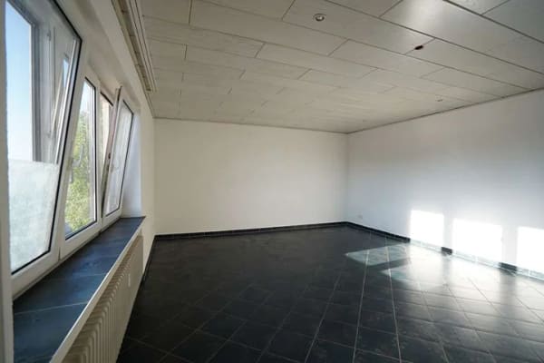 Immobilie in Mahlberg - Helle 2-Zimmer-Wohnung 
mit Loggia und Stellplatz - bezugsfrei - Bild 2