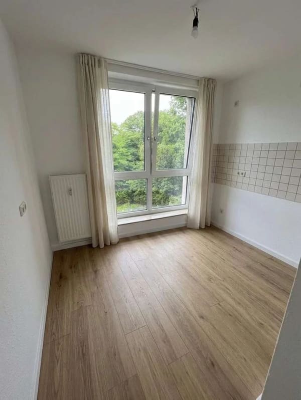Immobilie in Sprockhövel - Einziehen oder vermieten: helle 3 Zimmer mit Balkon ins Grüne — provisionsfrei vom Eigentümer - Bild 4