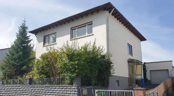 Immobilie in Linden - Attraktives Haus mit zwei Wohnungen und schönem Garten - Bild 1