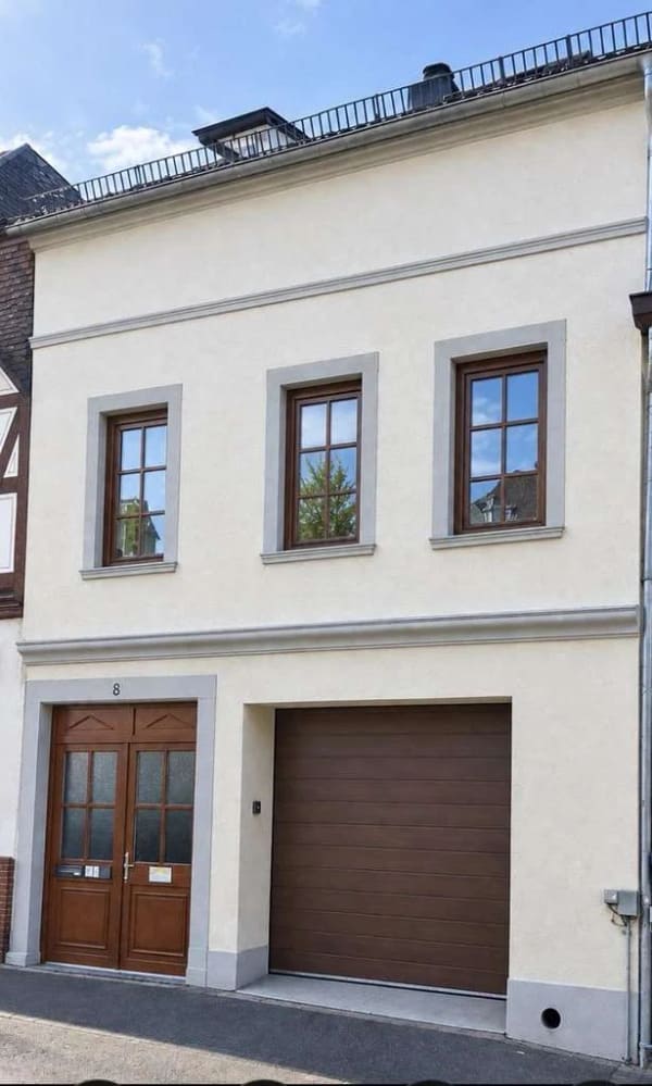 Immobilie in Bingen am Rhein - Gepflegtes Zweifamilienhaus in Bingen-Stadt mit Innenhof und Garage - Bild 0