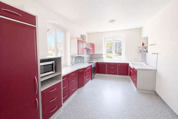Immobilie in Storkow (Mark) - Wohnen und Arbeiten in Storkow: Haus mit zusätzlicher Wohnung und 590 m² Hallenfläche - Bild 3
