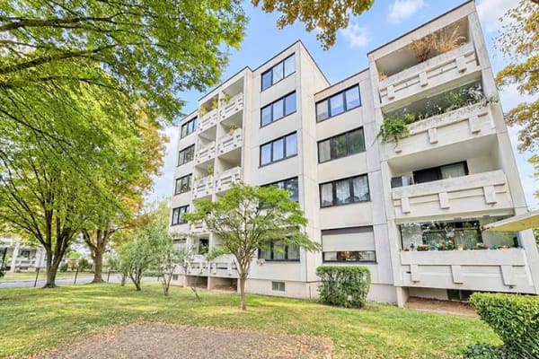Immobilie in Troisdorf - Bezugsfreie 1-Zi.-Whg. mit Aufzug, Loggia, Tiefgaragenstellplatz und Potenzial in Troisdorf - Bild 0