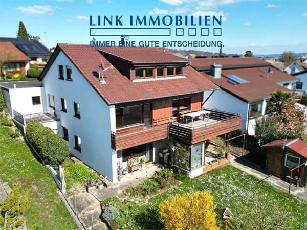 Immobilie in Leonberg - Sonnig und naturnah - Dreifamilienhaus mit Weitblick in Leonberg-Gebersheim - Bild 0