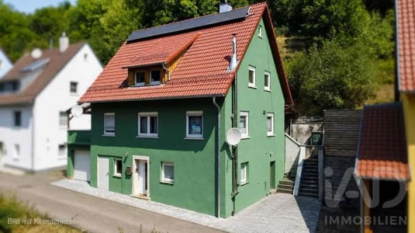 Immobilie in Wolpertshausen - Familienleben im Grünen – freistehendes Haus mit großem Garten und Terrasse in Hopfach - Bild 0